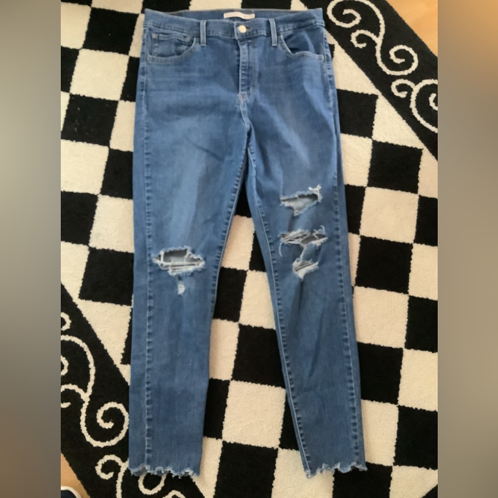 Levi 720 High Rise SuPER skinny 32 jeans EUC